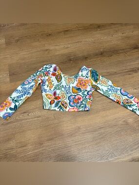 Preppy long sleeve open back j. Crew swimsuit bikini top small